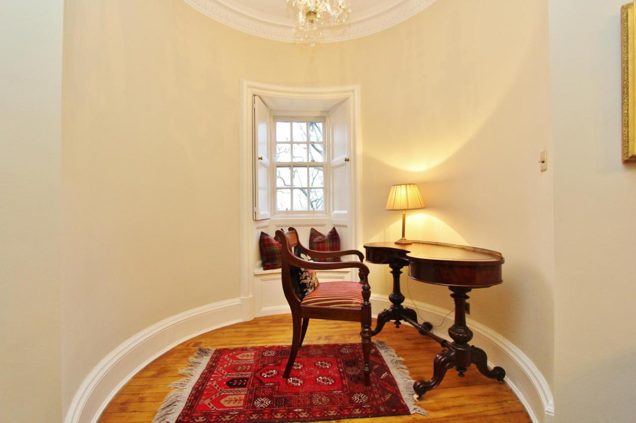 Ramsay Garden - Spacious 3-Bedroom Apartment Next To Edinburgh Castle 외부 사진
